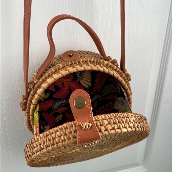 Handwoven Rattan Round Bag - Picture 7 of 9